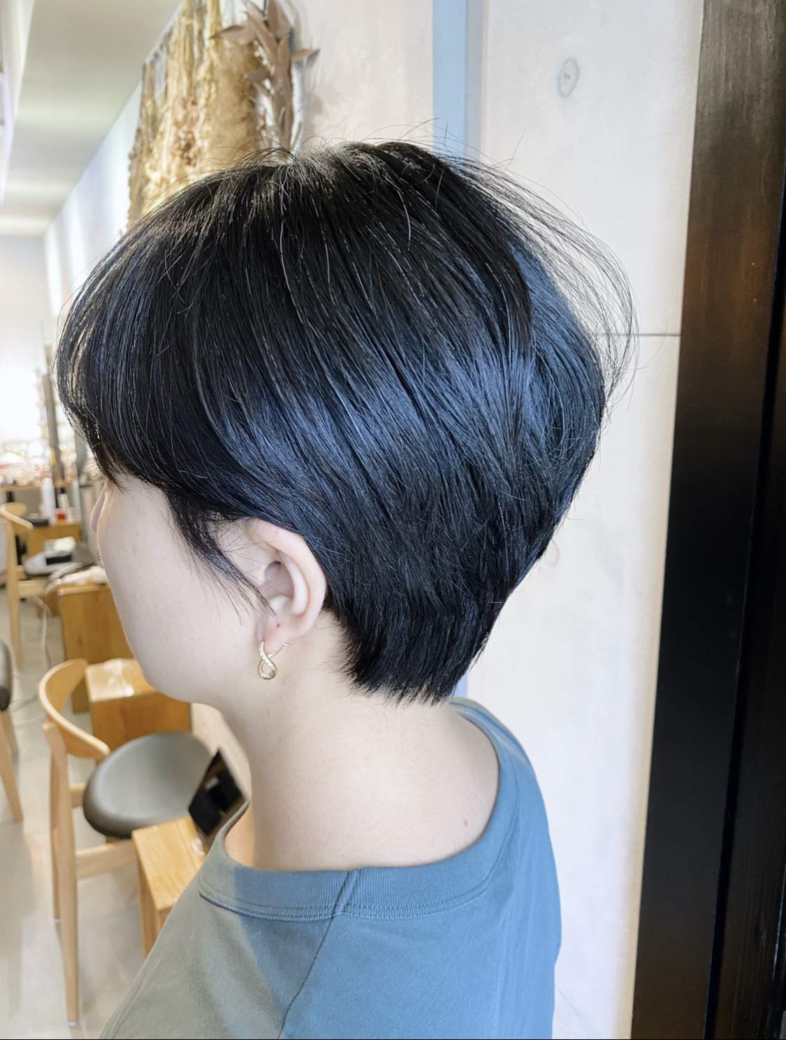 「髪質を活かすナチュラルなショート」